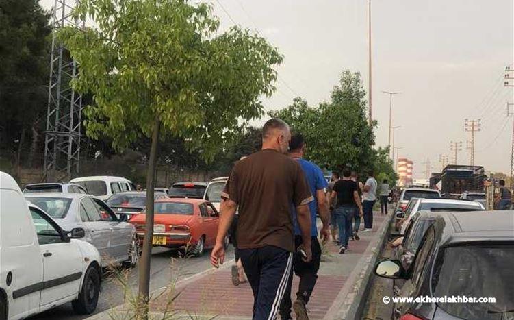 اشكال بين معتصمين والجيش امام معمل دير عمار