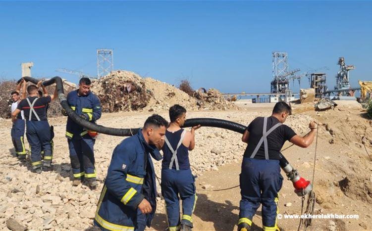 فوج إطفاء بيروت: إستكمال عمليات تبريد بقايا الحبوب في إهراءات مرفأ بيروت