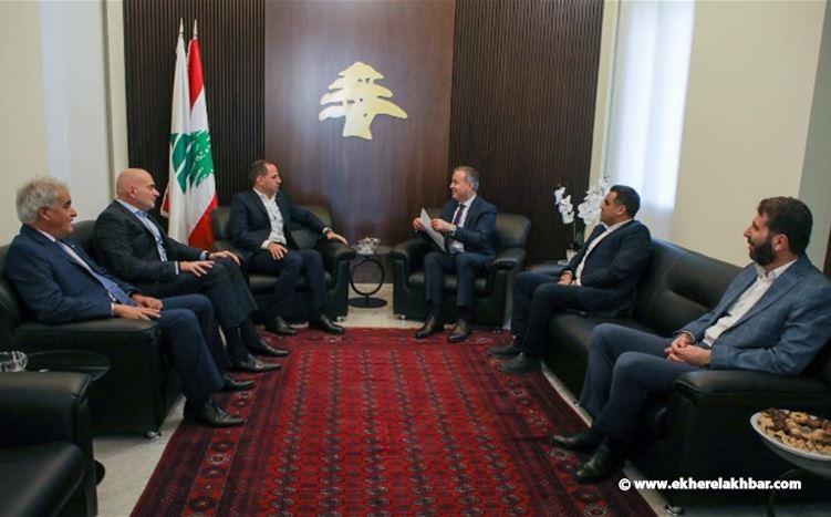 رئيس الكتائب استقبل وفدا من تكتل لبنان القوي