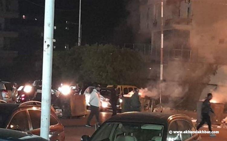 قطع الطريق في عبرا شرق صيدا احتجاجاً على الاوضاع المعيشية