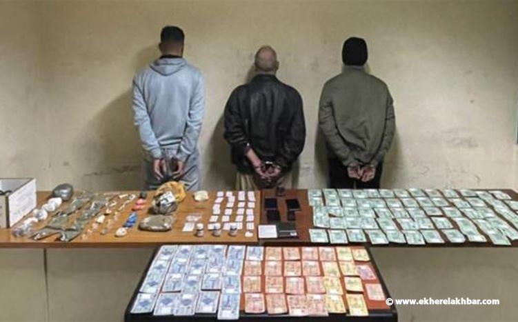 قوى الامن: توقيف مروج مخدرات واثنين من زبائنه في الأوزاعي