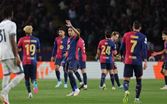 كلاسيكو حاسم بين برشلونة وريال مدريد في الدوري الإسباني