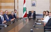 سلام أطلع السيناتور الأميركي على قرارات الحكومة المتعلقة بالإصلاحات وحصر السلاح