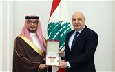 الرئيس عون يُقلّد البخاري وسام الأرز الوطني