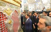 الزيدي يزور مرقد السيدة زينب والجامع الأموي ويتبرع بـ10 ملايين دولار